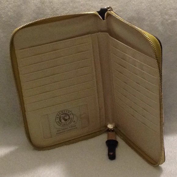 COPY - Wristlet With Phone Case - Picture 3 of 3